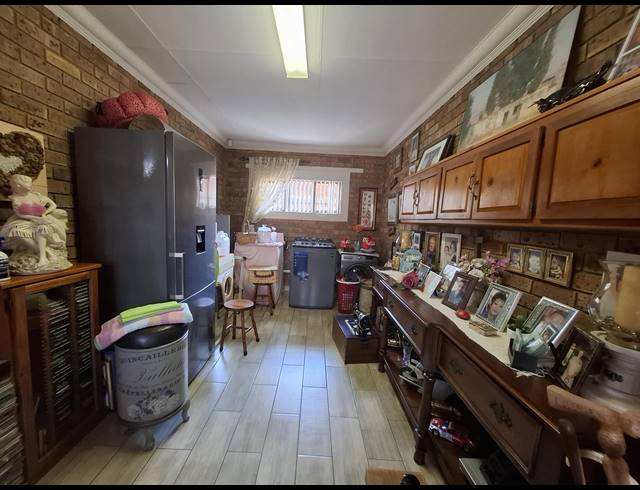 4 BEDROOM TOWNHOUSE FOR SALE IN DAL FOUCHE